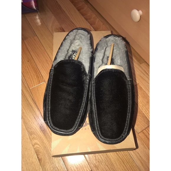 Men’s size 7M Velvet indoor/outdoor black slipper - Picture 5 of 5